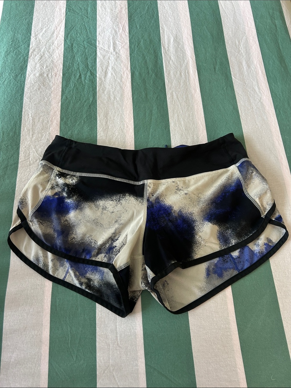 lululemon athletica Black, Blue & Cream Abstract Print Athletic Shorts